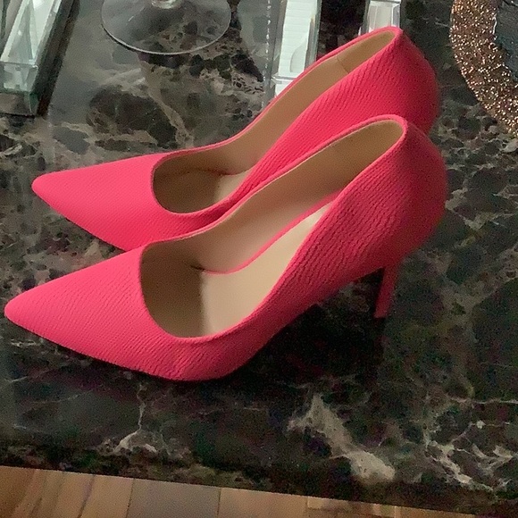 Shoes - Picture 2 of 3